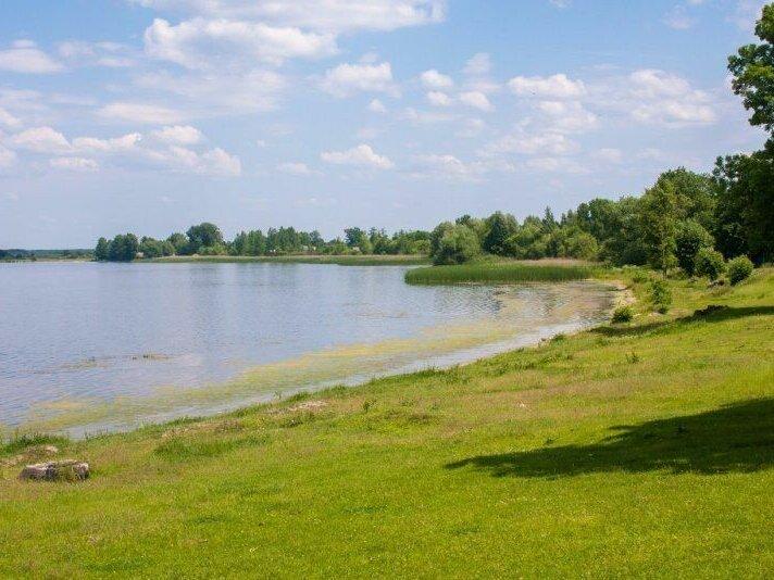 Продам земельну ділянку біля озера Домашнє с. Кримне