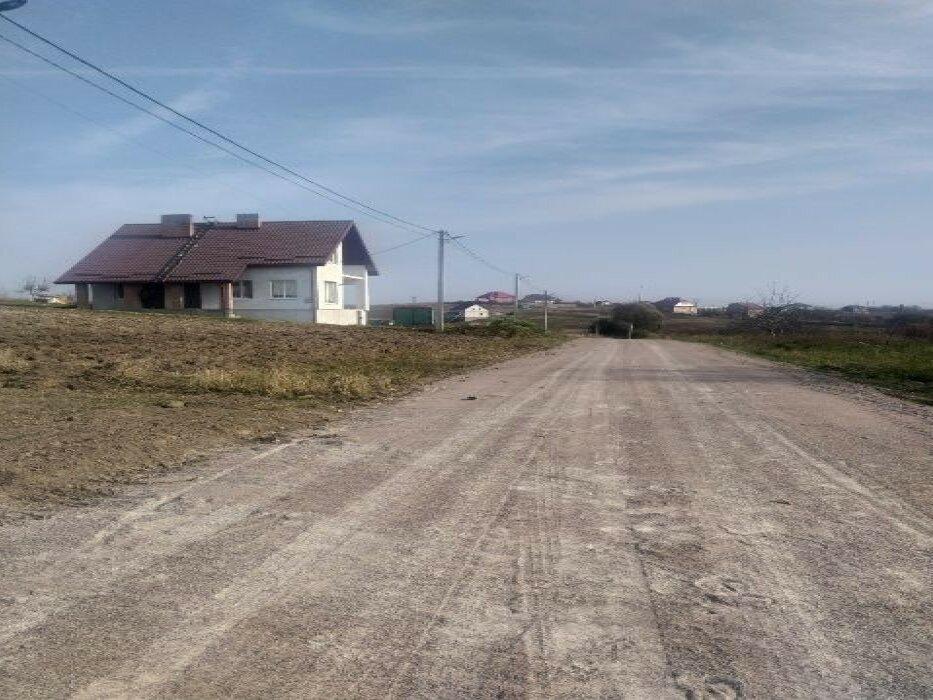Продам земельну ділянку в селі карпилівка