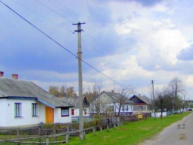 Киевская обл., Бородянский р-н, с. Качалы. 50 км от Киева.