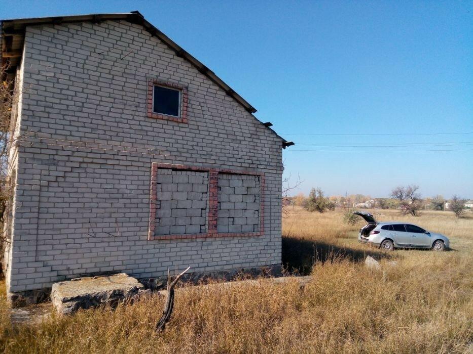 Продам недостроеный дом в Дмитровке.