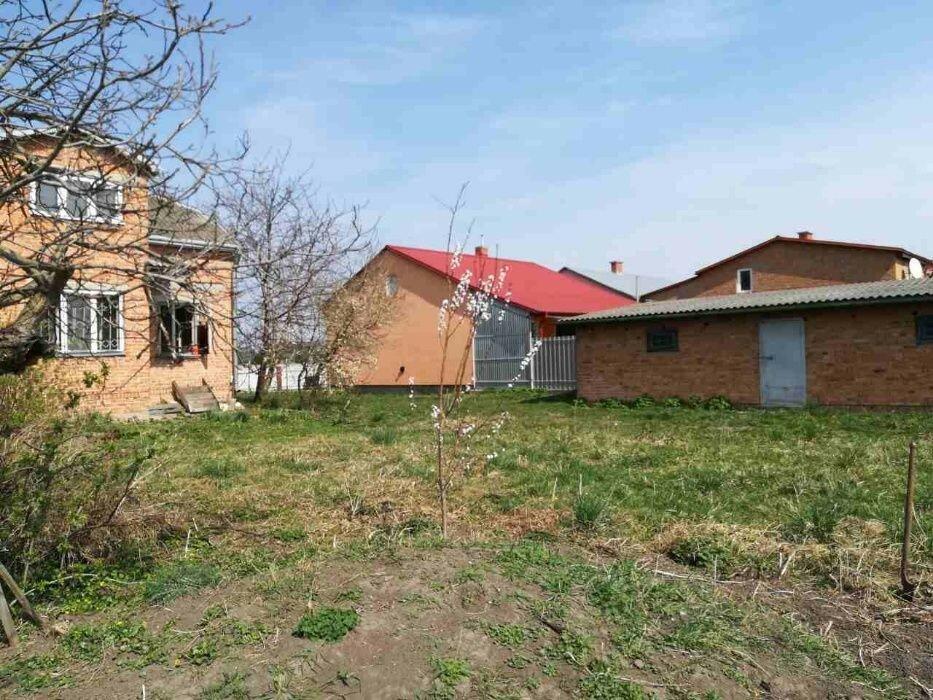 Продаж будинку і пів гектара землі 19км від Львова