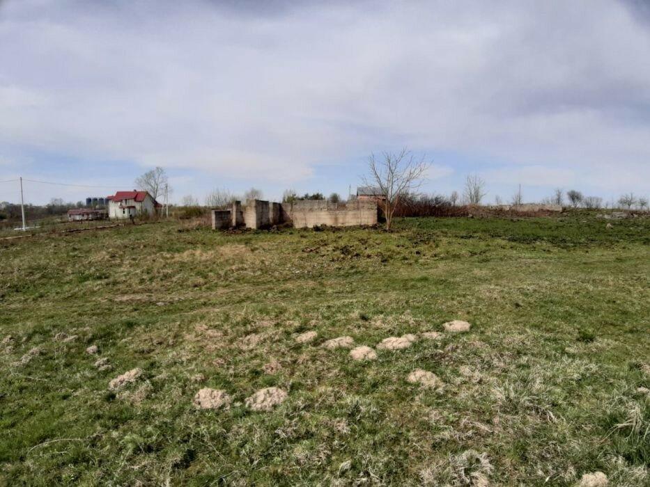 Продається земельний учасник з фундаментом в Дрогобицькому районі