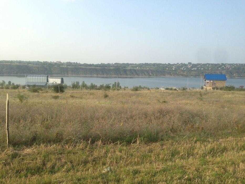 Участок возле реки Днестр, с.Вороновица, Кельменецкий район