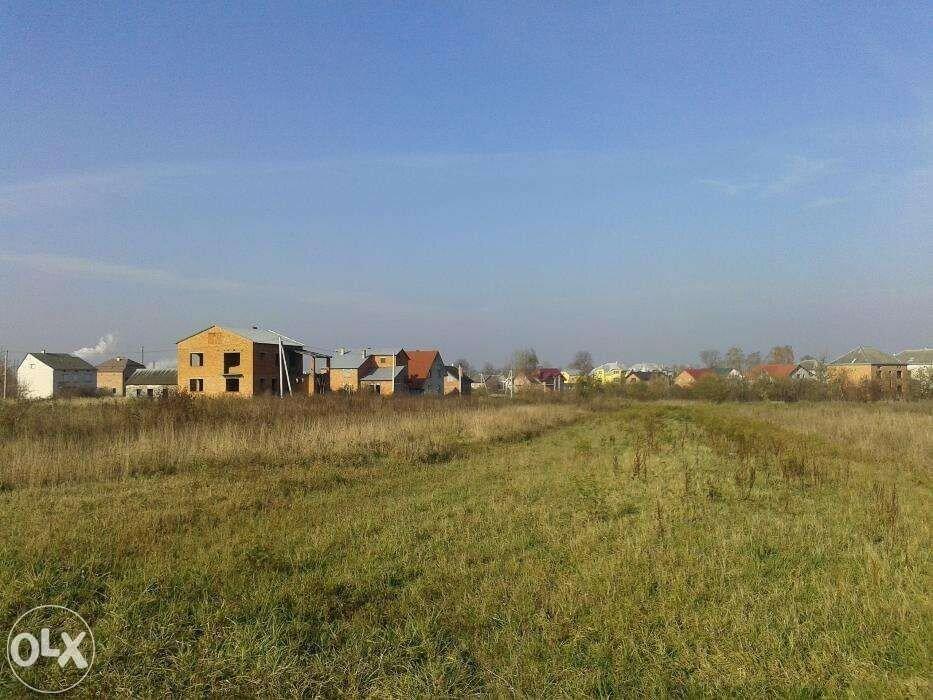 Земельна ділянка 10 сот під будівництво або комерцію в м. Городок