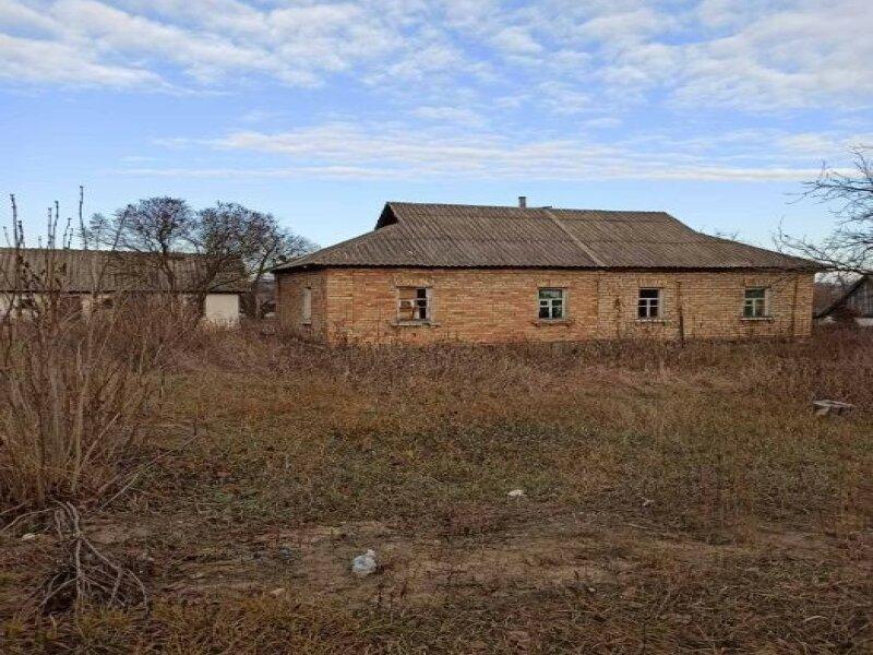 Продам 50 соток со старым домом в с Забучье 10км от Киева 75000уе