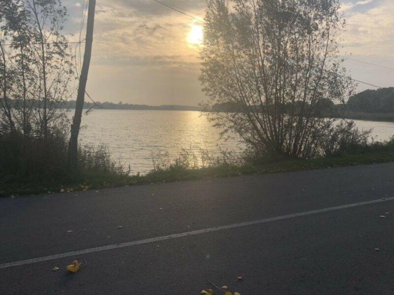 Видовой участок, 22 сотки. Вид на реку. 80 км от Киева