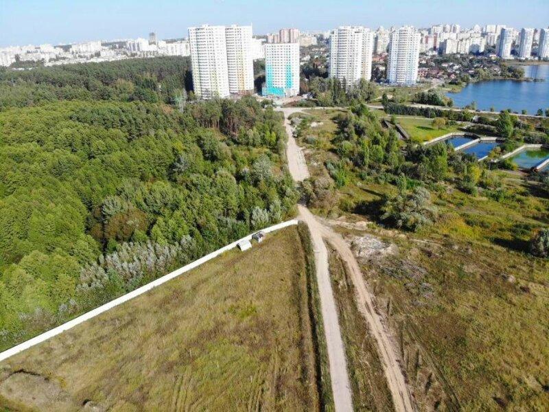 Киев, метро Академгородок, 32 сотки с видом на реку и в лесу