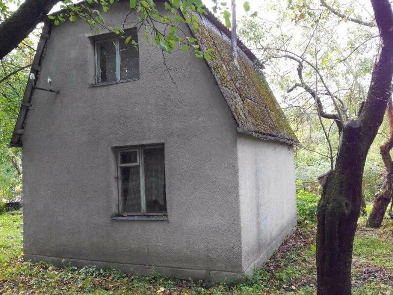 Продається земельна дачна ділянка в межах м.Львова з цегляним будинком